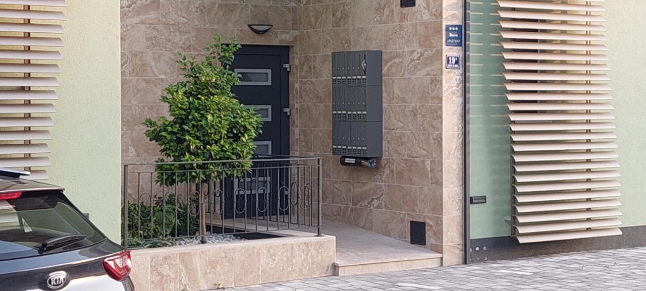 Searenity Apartment Split Bagian luar foto